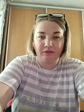 MiyaOlliver online show from 06-05-26, 03:51