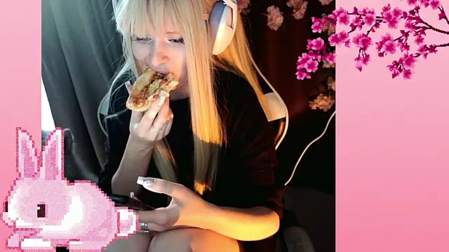 AmmiRinn online show from 06-13-26, 01:53