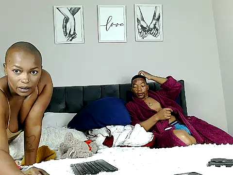 Snapshot of Matic_and_LaToyah chatting on 05-18-26, 10:26 Matic and LaToyah online show from 05-18-26, 10:26