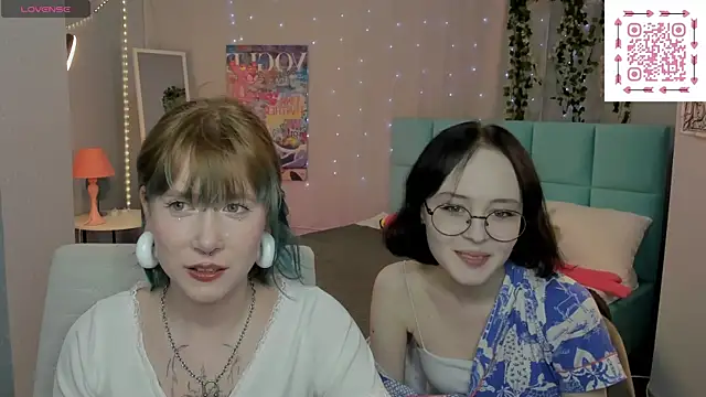 Snapshot of Lilac-Muse chatting on 05-14-26, 11:50 Lilac-Muse online show from 05-14-26, 11:50