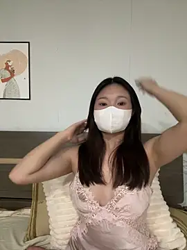 Snapshot of Ni_Tran chatting on 05-24-26, 07:08 Ni Tran online show from 05-24-26, 07:08