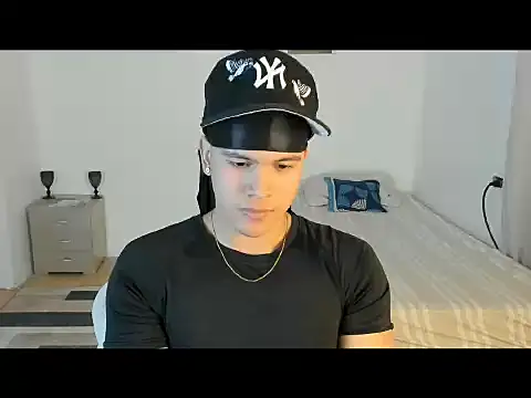 Snapshot of sant_wahlberg chatting on 06-02-26, 11:51 sant wahlberg online show from 06-02-26, 11:51