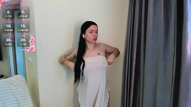 Snapshot of Evelyne_xx chatting on 06-14-26, 02:24 Evelyne xx online show from 06-14-26, 02:24