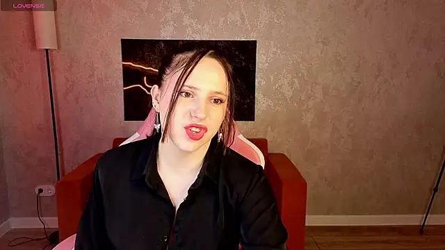 Snapshot of Julia_Shyy chatting on 05-19-26, 01:11 Julia Shyy online show from 05-19-26, 01:11