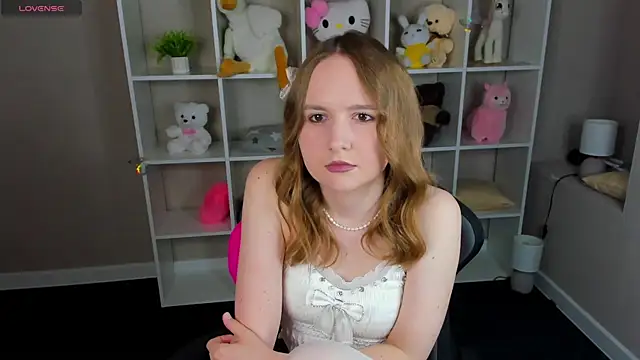 Emmaa Kimm online show from 05-17-26, 12:52