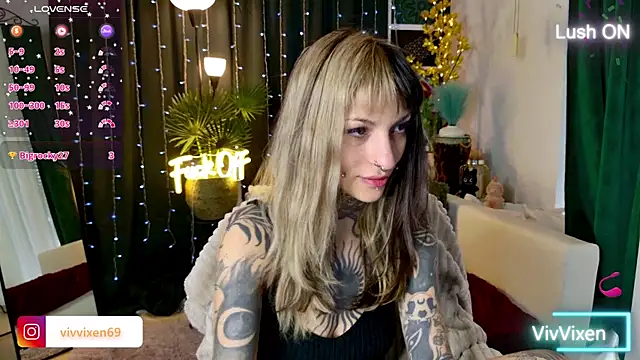 Snapshot of VivVixen chatting on 05-20-26, 03:51 VivVixen online show from 05-20-26, 03:51