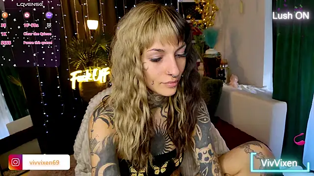 Snapshot of VivVixen chatting on 05-23-26, 02:54 VivVixen online show from 05-23-26, 02:54