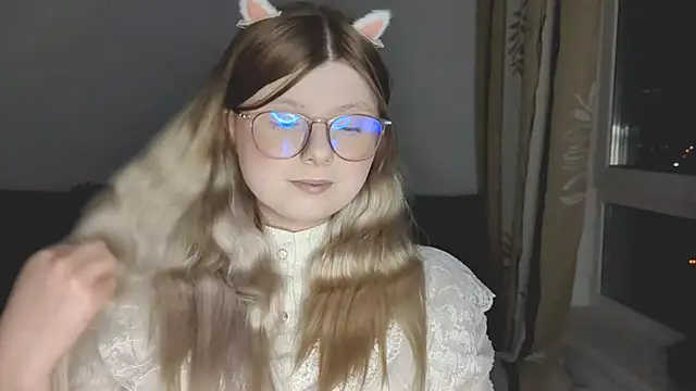 Snapshot of YukiBlush chatting on 05-12-26, 08:06 YukiBlush online show from 05-12-26, 08:06