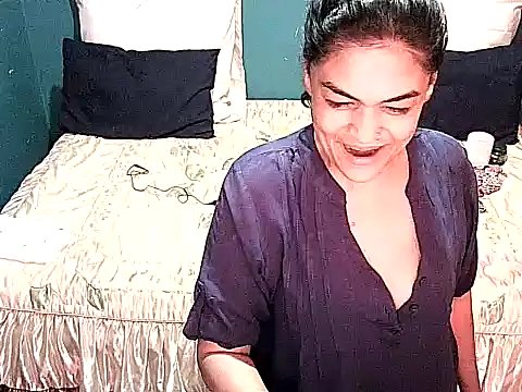 Snapshot of Indian_blaze006 chatting on 05-12-26, 08:11 Indian blaze006 online show from 05-12-26, 08:11