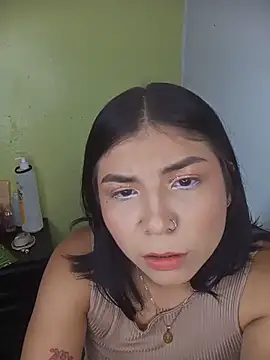 PequenaNena online show from 05-18-26, 07:52