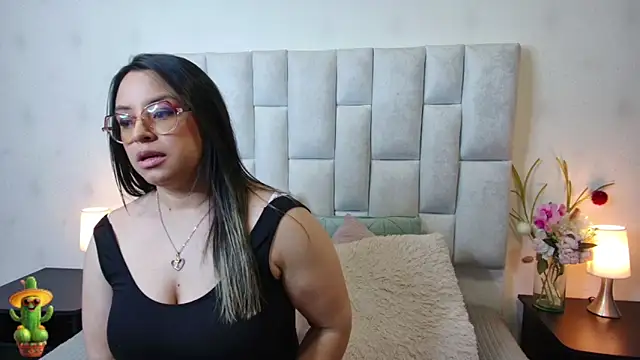 Snapshot of Antonella_Bose chatting on 05-11-26, 04:04 Antonella Bose online show from 05-11-26, 04:04