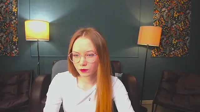 Snapshot of FloraLarsson chatting on 05-17-26, 10:00 FloraLarsson online show from 05-17-26, 10:00