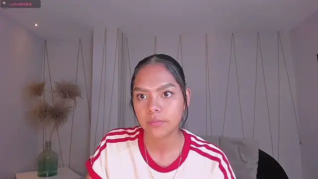 SaphiraJames online show from 07-08-26, 02:05
