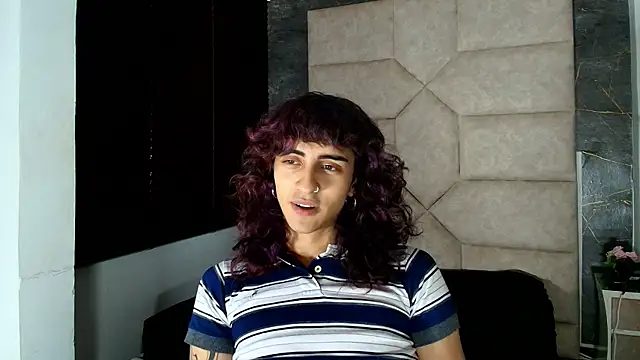 Divine      online show from 06-24-26, 09:03