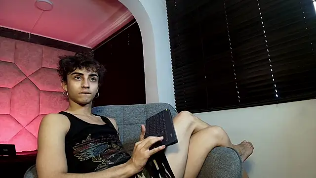 Divine      online show from 07-07-26, 07:18