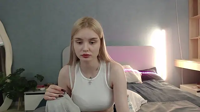 Snapshot of Angel_Share chatting on 06-07-26, 05:55 Angel Share online show from 06-07-26, 05:55