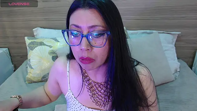 FranciscaVera online show from 06-10-26, 08:52