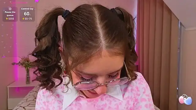 Snapshot of selenamils chatting on 05-09-26, 08:08 selenamils online show from 05-09-26, 08:08