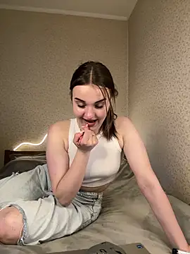 Snapshot of Vyxia chatting on 06-18-26, 06:23 Vyxia online show from 06-18-26, 06:23