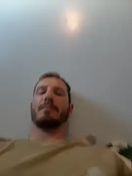 Snapshot of Oliverhnt chatting on 05-24-26, 10:42 Oliverhnt online show from 05-24-26, 10:42