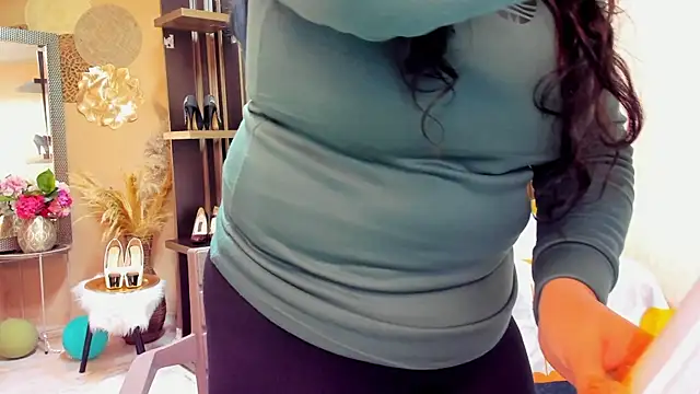 Snapshot of BBWLuxuryMuse chatting on 05-09-26, 11:59 BBWLuxuryMuse online show from 05-09-26, 11:59
