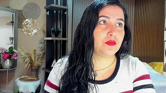 Snapshot of BBWLuxuryMuse chatting on 05-20-26, 11:38 BBWLuxuryMuse online show from 05-20-26, 11:38