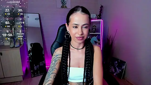 Snapshot of Monica_brilliant chatting on 05-06-26, 08:19 Monica brilliant online show from 05-06-26, 08:19