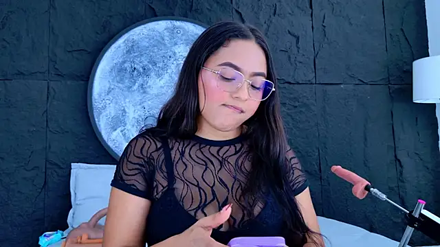 JessiBannkss online show from 06-18-26, 12:31