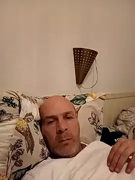 Iulian198128 online show from 05-01-26, 07:51