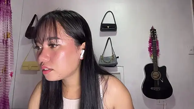PeggieUrteaga online show from 05-05-26, 03:09