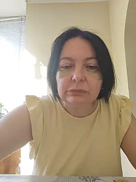 EmmaEmmy40 online show from 05-17-26, 05:49