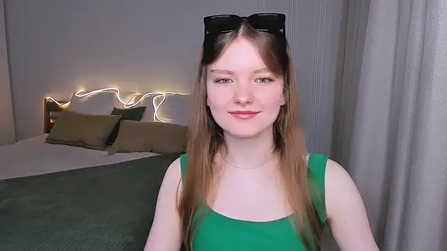 Snapshot of LookEva chatting on 05-16-26, 04:31 LookEva online show from 05-16-26, 04:31