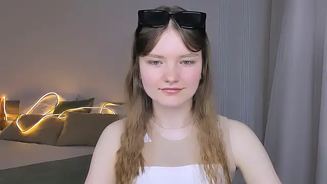 Snapshot of LookEva chatting on 05-24-26, 03:22 LookEva online show from 05-24-26, 03:22