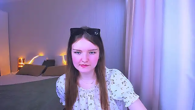 Snapshot of LookEva chatting on 06-13-26, 11:19 LookEva online show from 06-13-26, 11:19