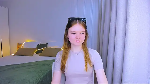 Snapshot of LookEva chatting on 06-19-26, 04:50 LookEva online show from 06-19-26, 04:50