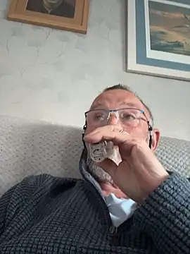 Snapshot of Moonraker64 chatting on 05-06-26, 07:19 Moonraker64 online show from 05-06-26, 07:19