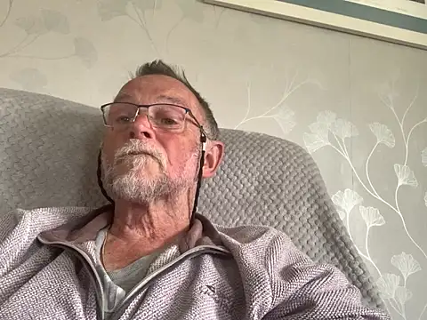 Moonraker64 online show from 06-03-26, 02:33