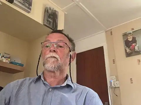 Moonraker64 online show from 06-18-26, 04:33