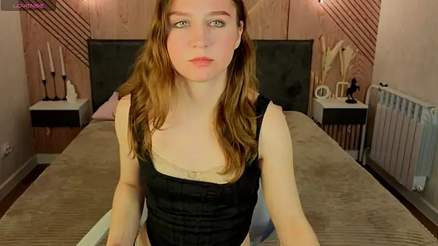 Snapshot of Vicki_Milles chatting on 05-16-26, 08:55 Vicki Milles online show from 05-16-26, 08:55