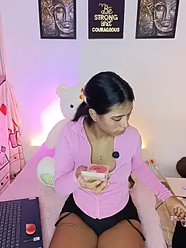 Raven stonee01 online show from 06-18-26, 12:33