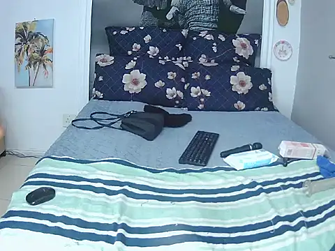 DivineShady online show from 06-18-26, 01:26