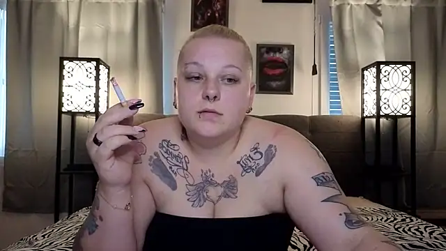 Snapshot of Lady_Peggi chatting on 05-15-26, 03:19 Lady Peggi online show from 05-15-26, 03:19
