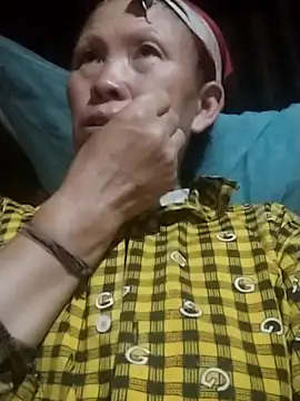 Snapshot of yeuanh1 chatting on 05-14-26, 01:18 yeuanh1 online show from 05-14-26, 01:18