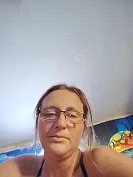 Queenle91 online show from 05-17-26, 08:49
