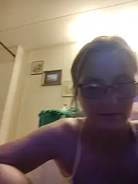 Queenle91 online show from 06-10-26, 04:23