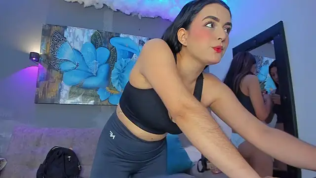 Snapshot of ElizabethAndEliana chatting on 05-07-26, 12:21 ElizabethAndEliana online show from 05-07-26, 12:21