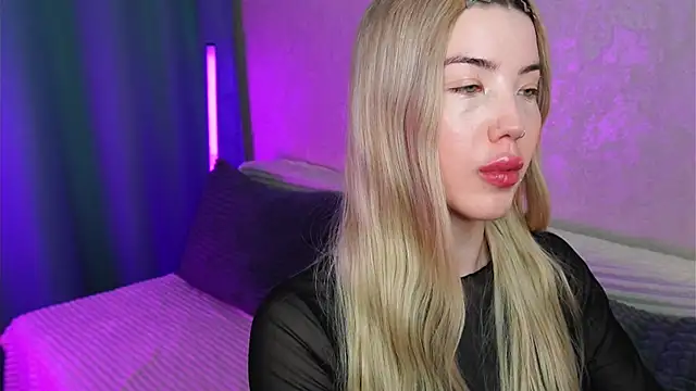 Snapshot of LindaThackerr chatting on 05-06-26, 10:09 LindaThackerr online show from 05-06-26, 10:09