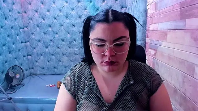 Snapshot of Sweet_Nova_ chatting on 05-19-26, 11:49 Sweet Nova online show from 05-19-26, 11:49