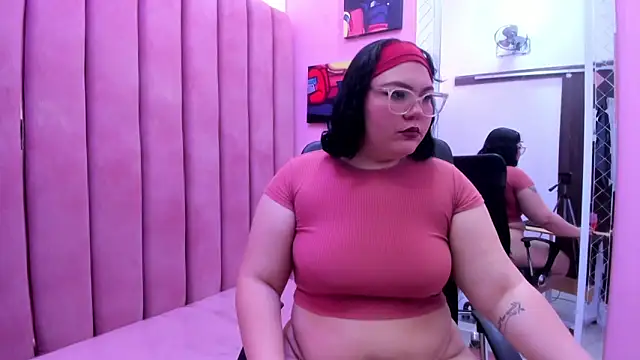 Snapshot of Sweet_Nova_ chatting on 05-29-26, 12:25 Sweet Nova online show from 05-29-26, 12:25