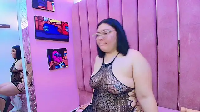Snapshot of Sweet_Nova_ chatting on 06-11-26, 03:26 Sweet Nova online show from 06-11-26, 03:26